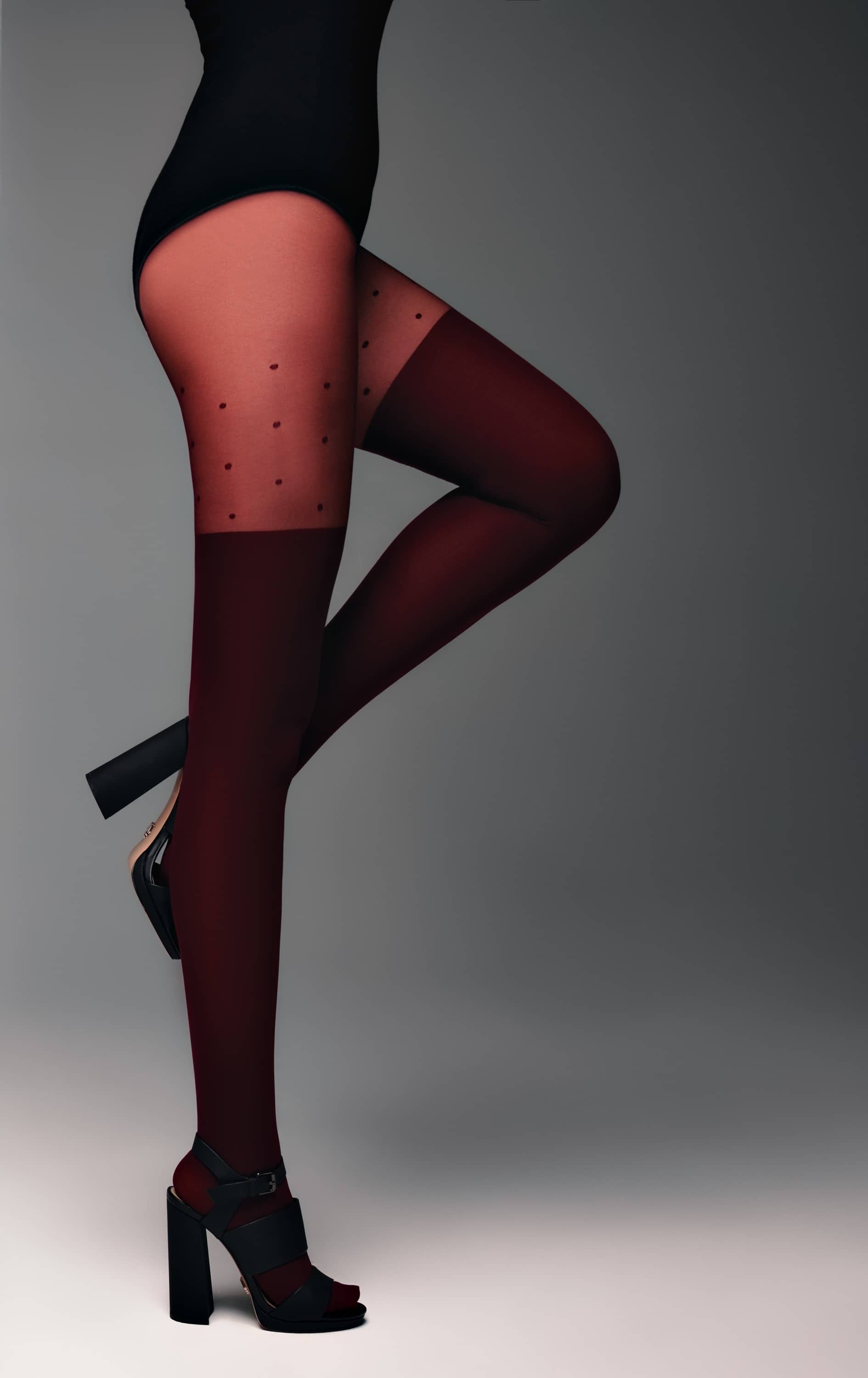 Hlačne nogavice v videzu nadkolenk s pikčastim zgornjim delom Conte Sensation v bordo rdeči barvi