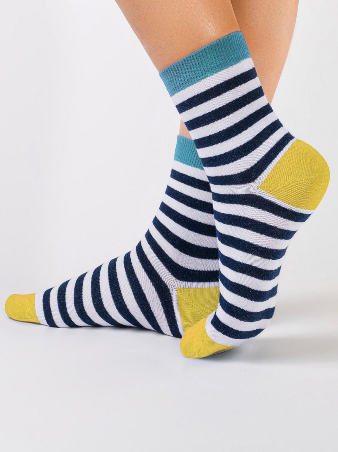 Classic cotton striped Socks Conte Elegant with grey stripes and yellow heel